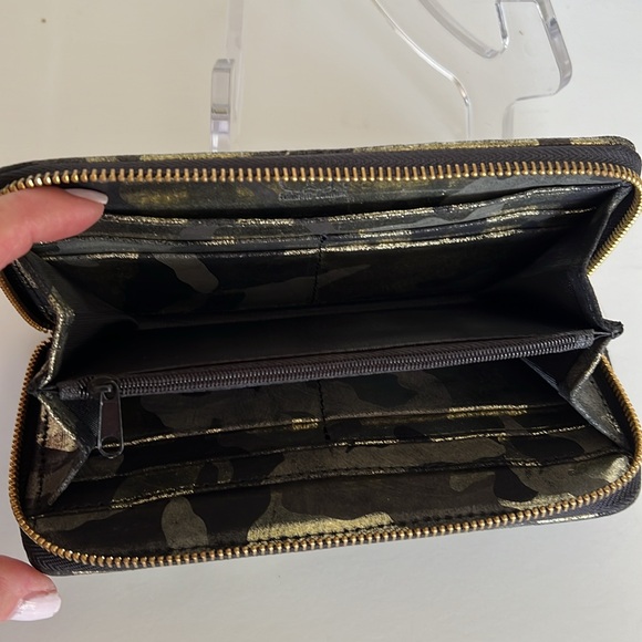 Metallic Gold Camo Print Leather Zip Around Wallet - Picture 6 of 9